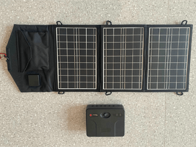 Mobile Power Storage with Solar Panel